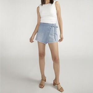 Silver jeans tie-up skort
